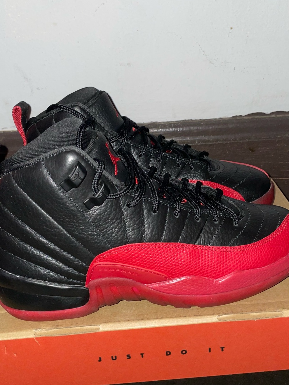 Air Jordan 12 Retro GS 'Flu Game' 2025 - Picture 2 of 4